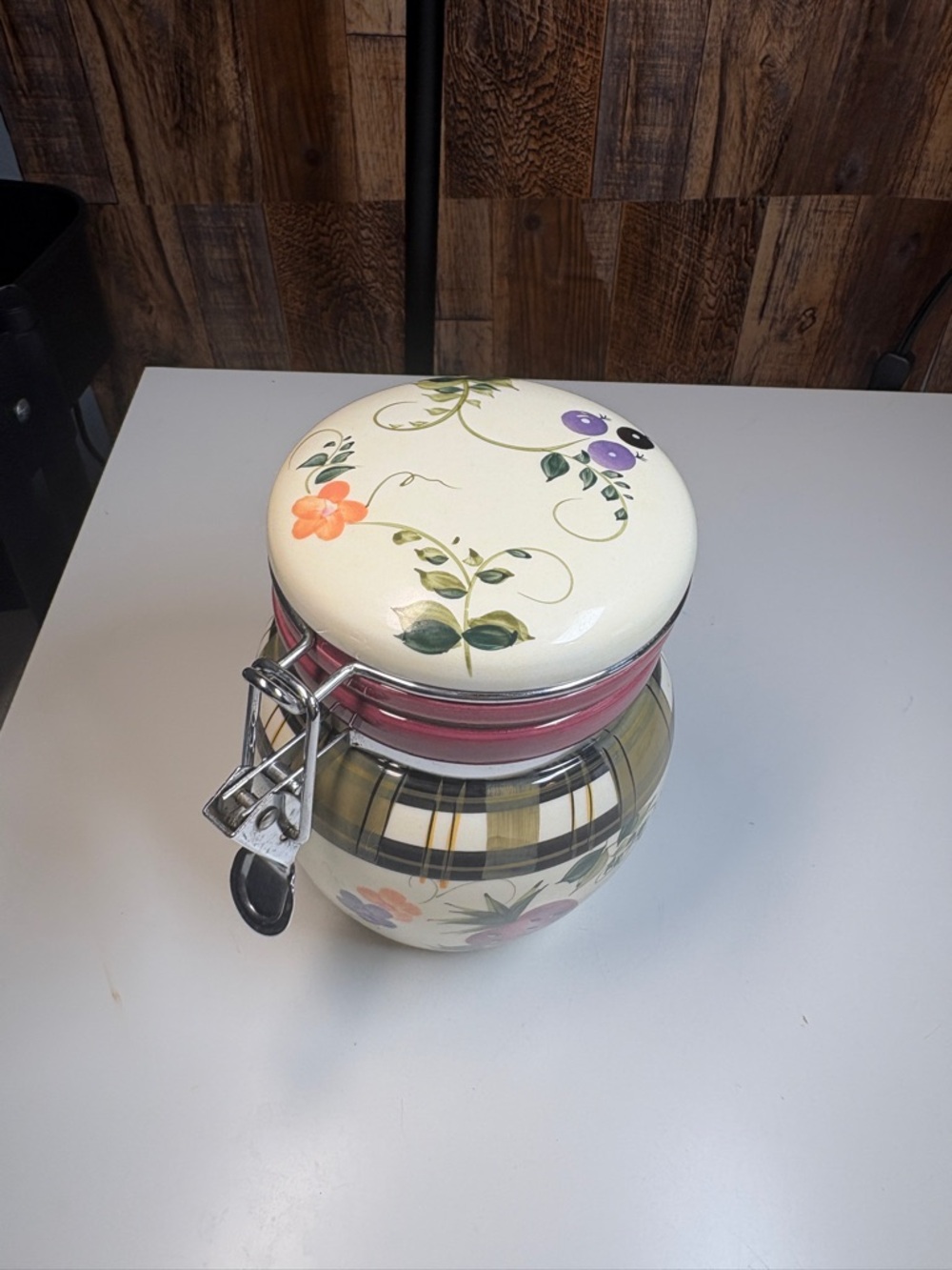 Oneida Floral/Strawberry Ceramic Airtight Storage Jar with Clamp Lid